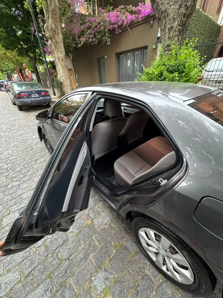Toyota Corolla 1.8 Xli Mt 140cv — foto 8